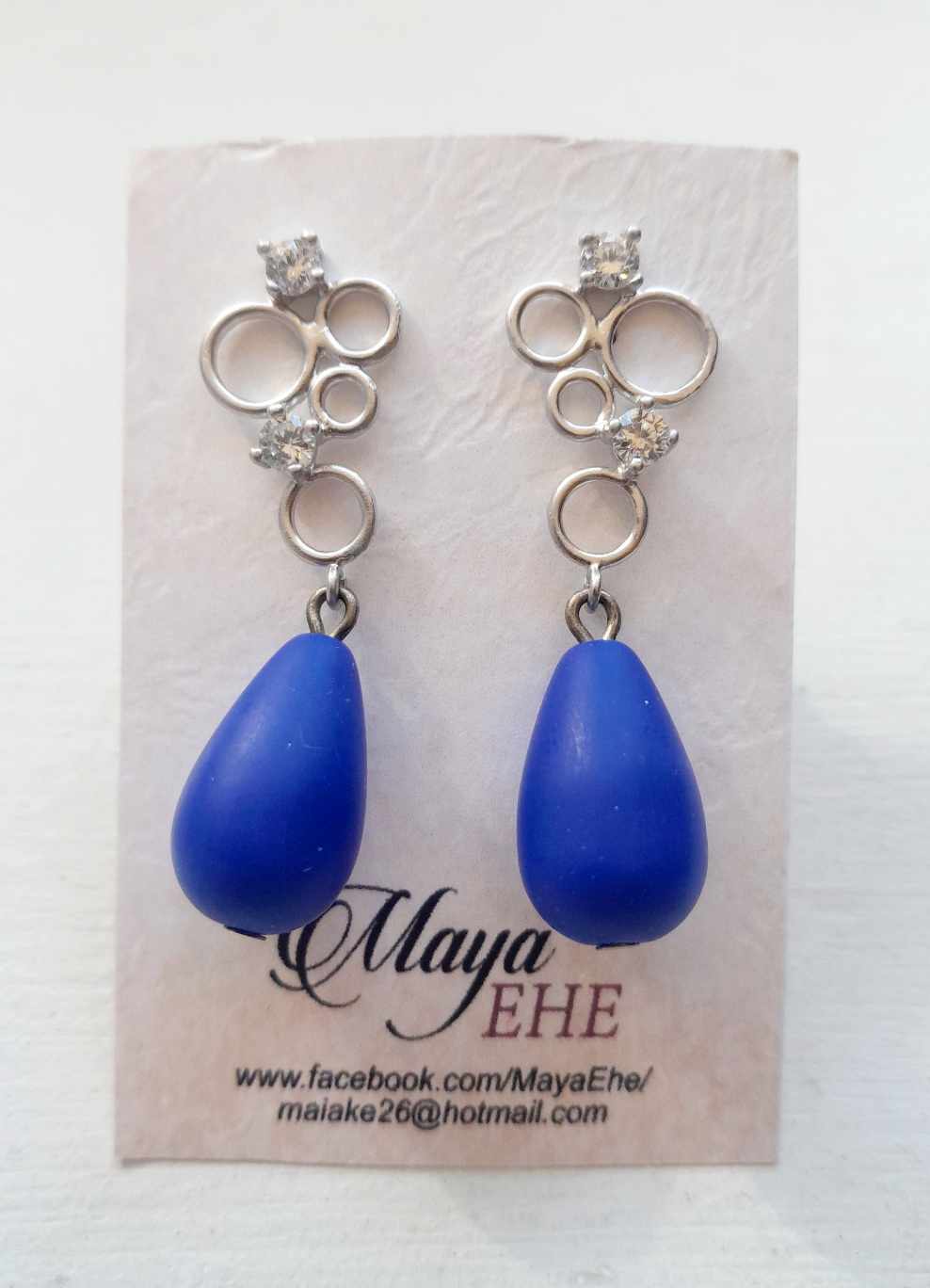 Sinisest mereklaasist kõrvarõngad