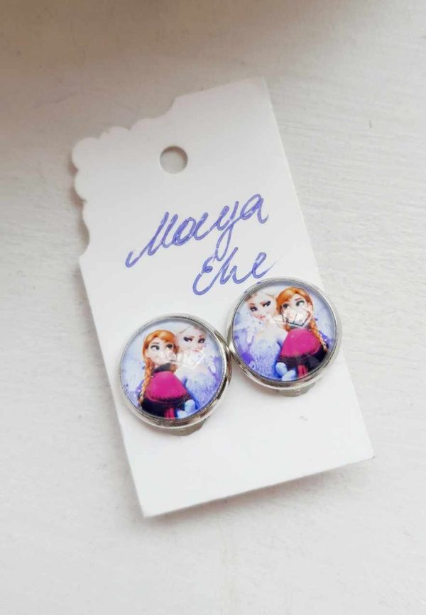 Earrings with the picture