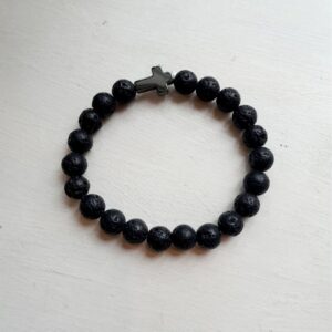 Kaunis käeehe laavakiviga