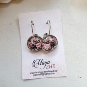 Earrings with a picture of roses