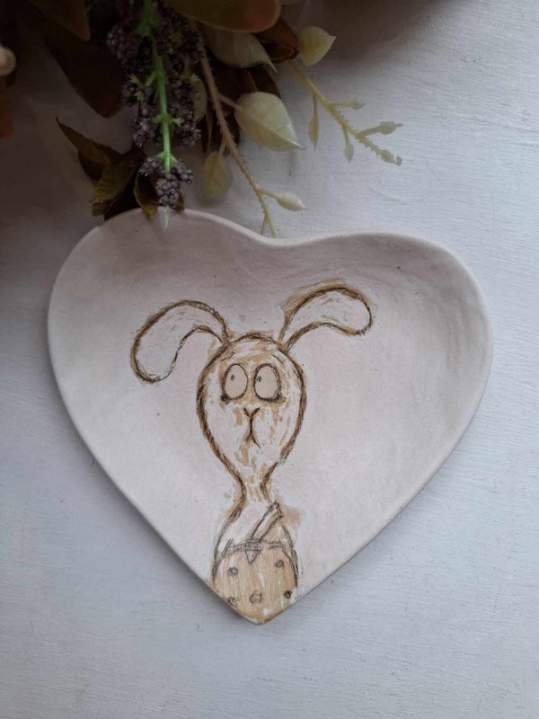 Platter with a picture of a rabbit