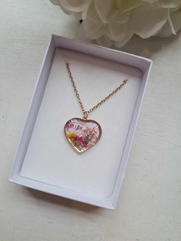 necklace made of dried flowers and epoxy resin