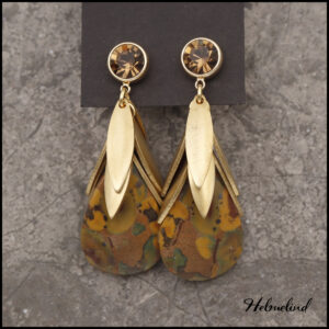 Amazing earrings with different crystals