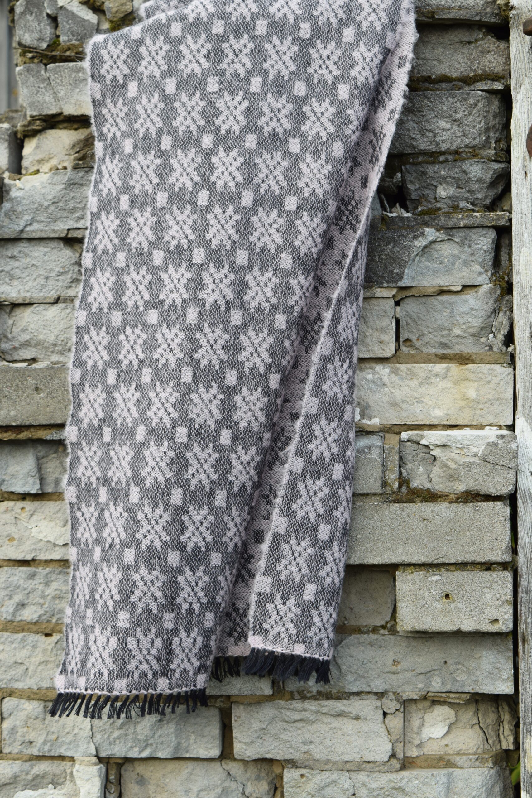 Kangastelgedel Kootud hall kaheksakanna mustriga Sall