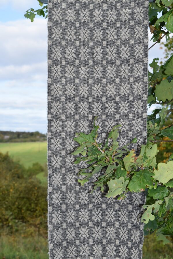 Kangastelgedel Kootud hall kaheksakanna mustriga Sall - Image 2