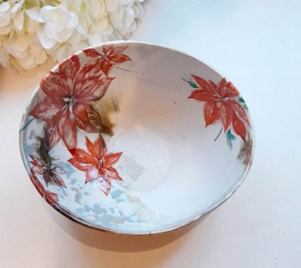 Bowl with a flower motif - Image 2