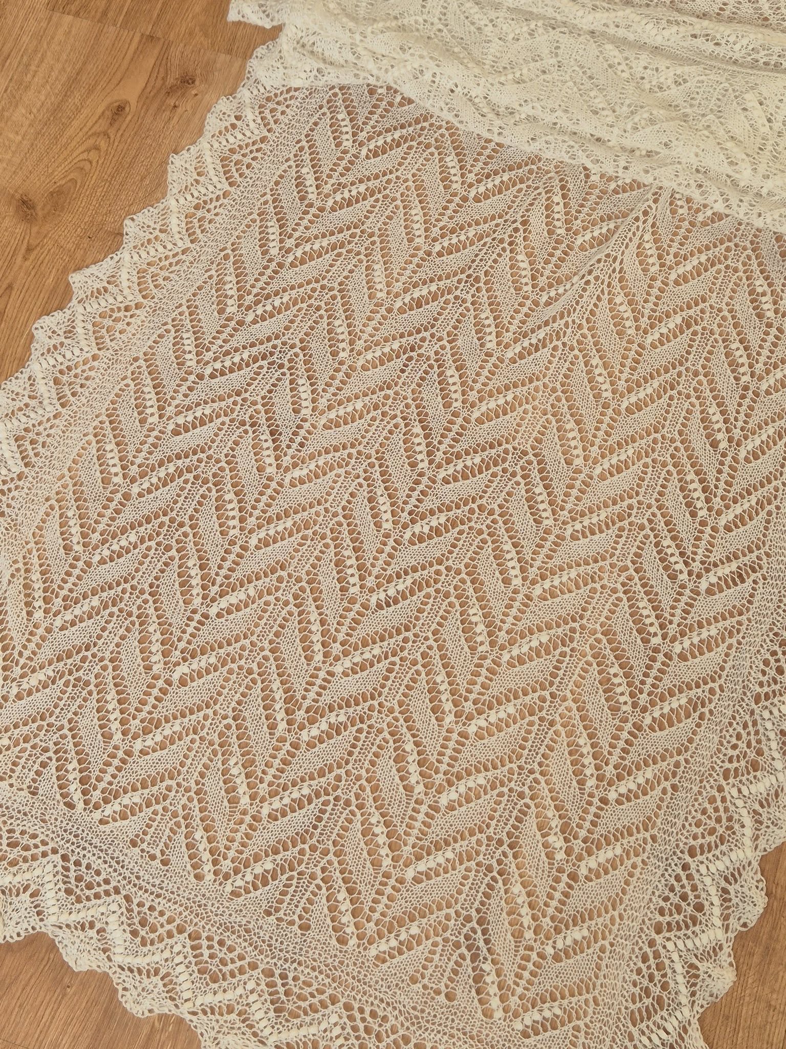 Haapsalu sall "Pärlikiri" - Image 2