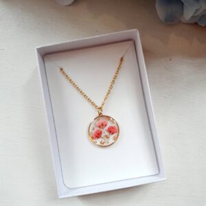 necklace made of dried flowers and epoxy resin