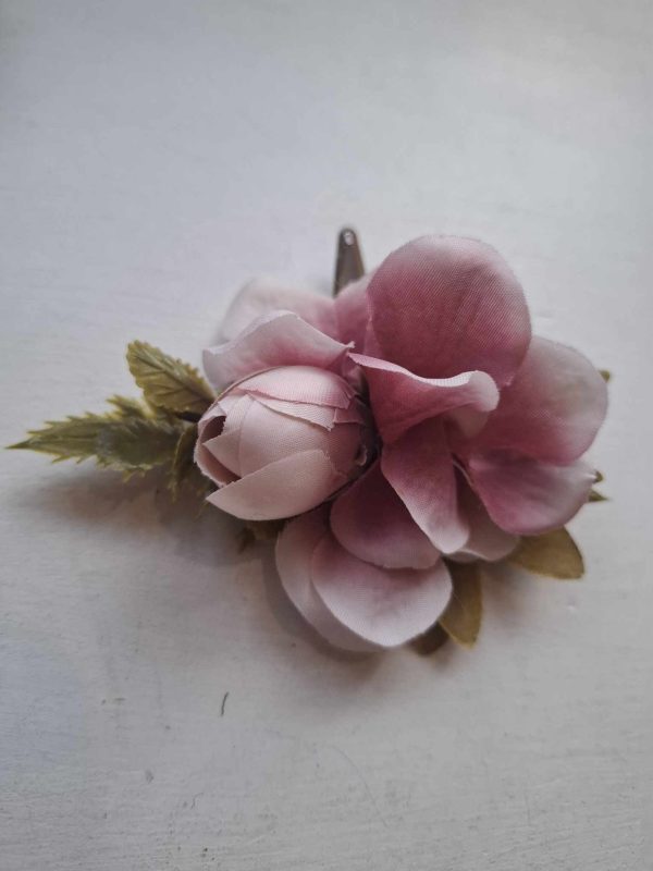 Hair pin with flowers