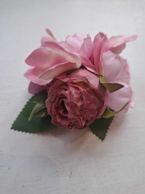Hair pin with flowers