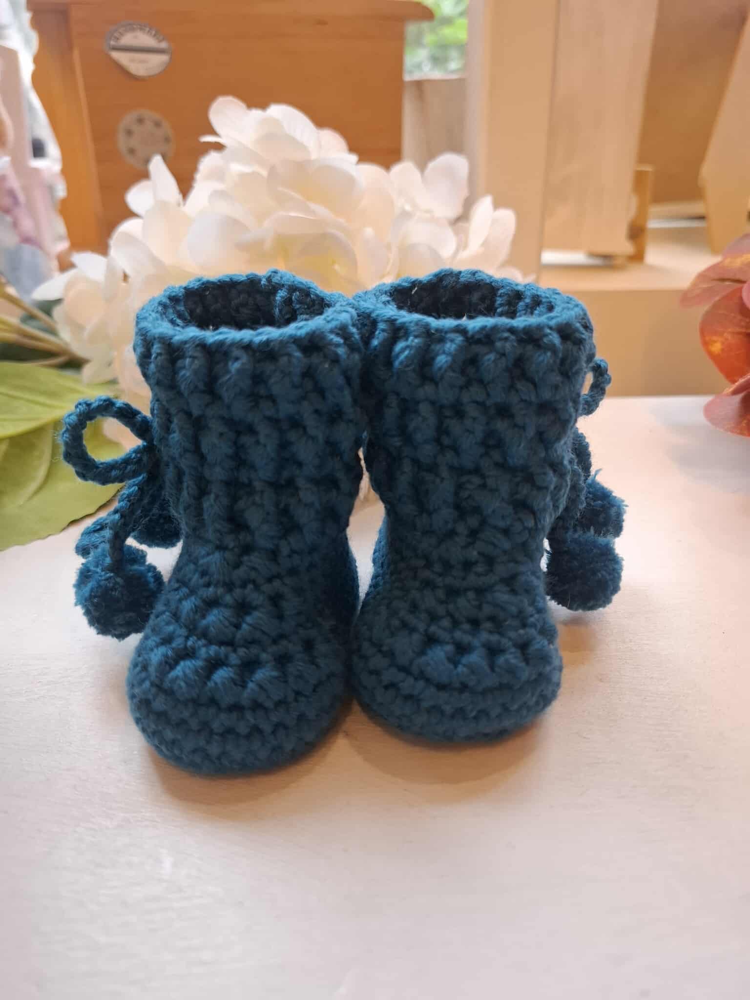 Heegeldatud beebipapud, paelte ja tutikestega - tumesinised - Image 2