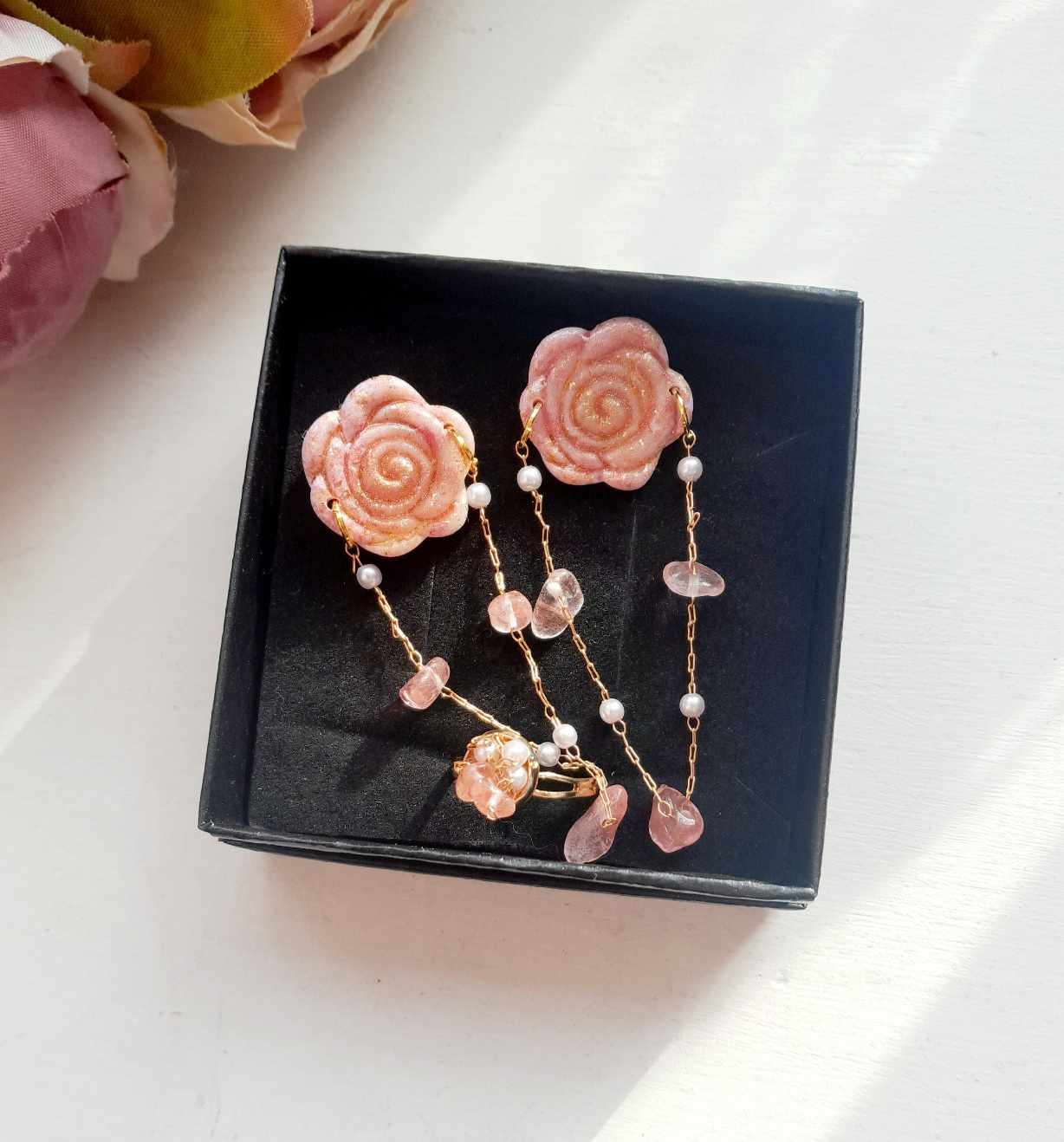 Käsitsi meisterdatud muinasjutuline ehtekomplekt "Jumalik lilleaed"