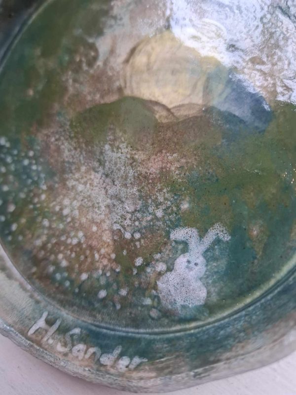 A beautiful ceramic base with painted pictures! - Image 3