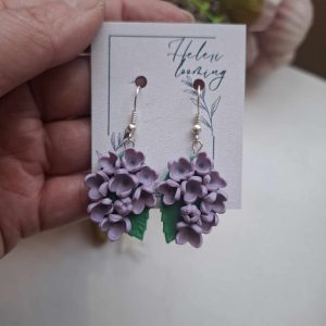 Kaunid polümeersavist kõrvarõngad "Lillad sirelikobarad"