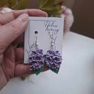 Kaunid polümeersavist kõrvarõngad "Lillad sirelikobarad"