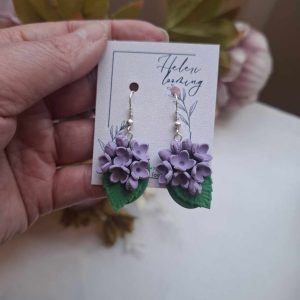 Kaunid polümeersavist kõrvarõngad "Lillad sirelikobarad"