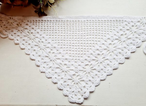 Heegeldatu pearätik, valge (50cm)