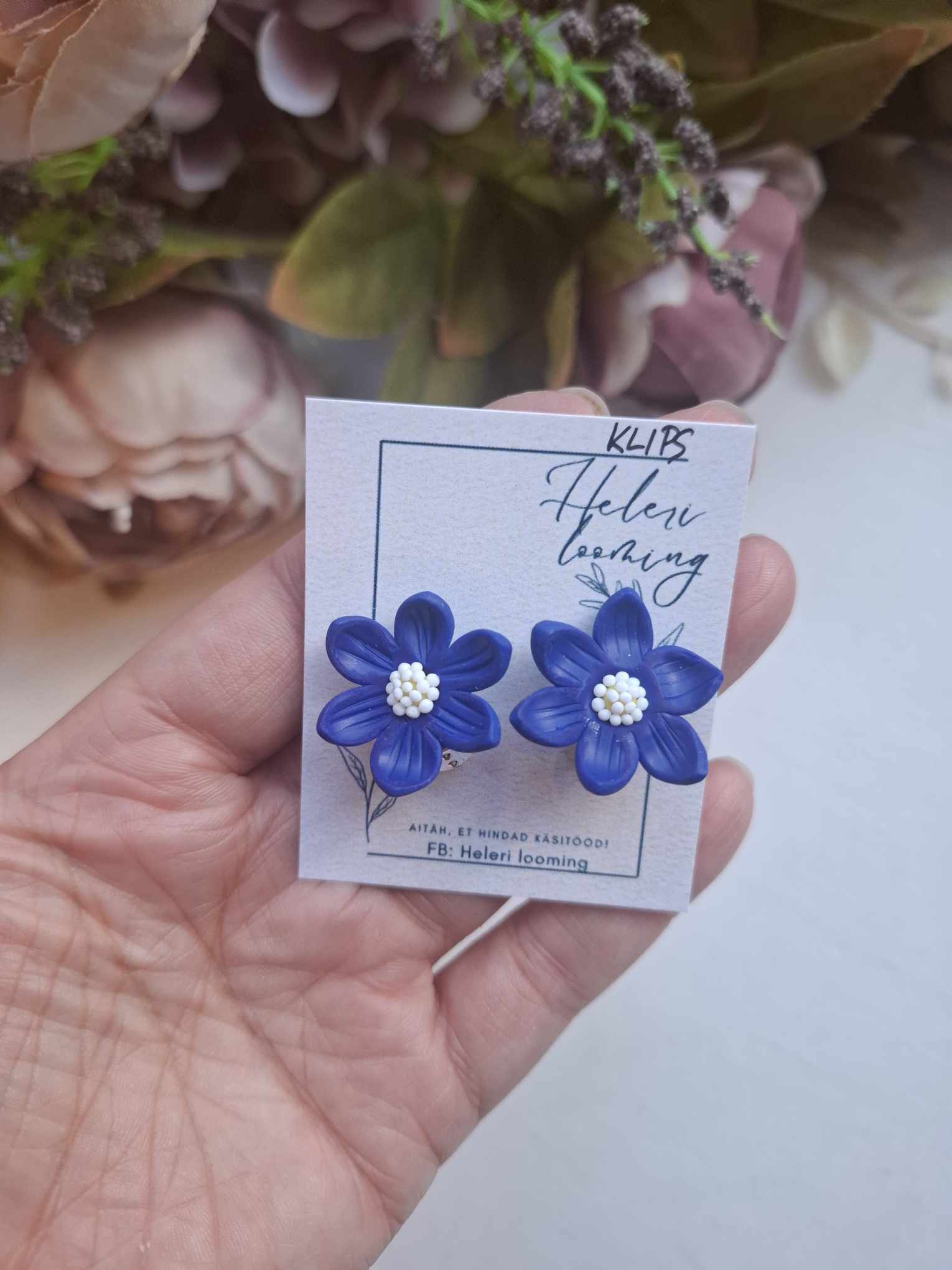 Käsitsi valminud klipskõrvarõngad "Sinililled"