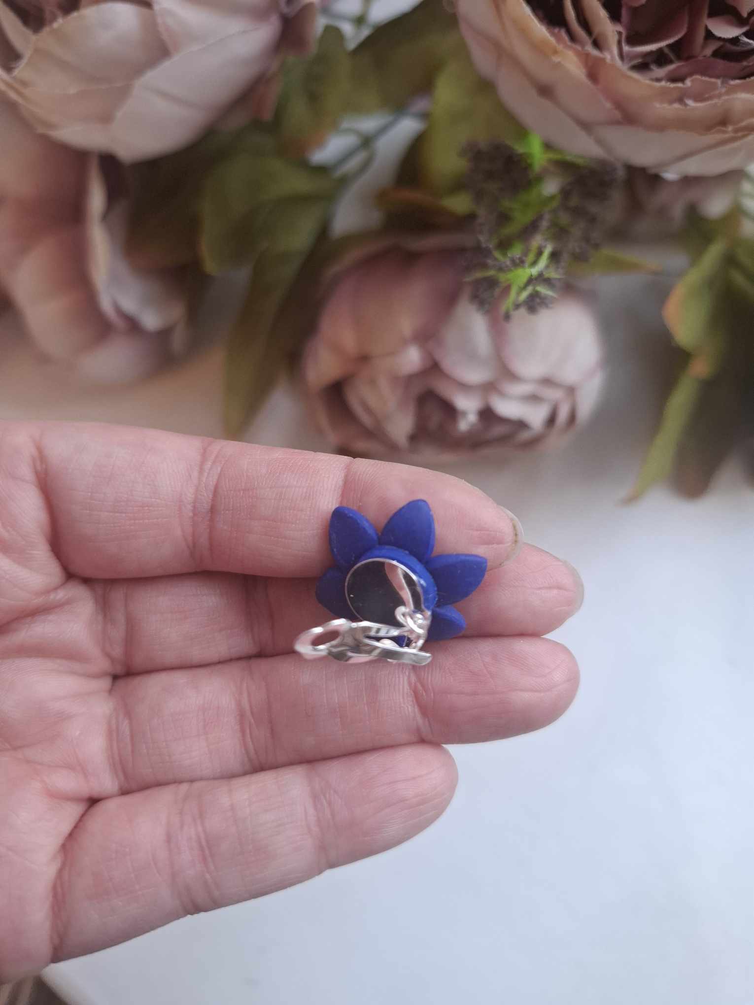 Käsitsi valminud klipskõrvarõngad "Sinililled" - Image 2