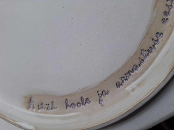 Handcrafted ceramic plate - Image 3