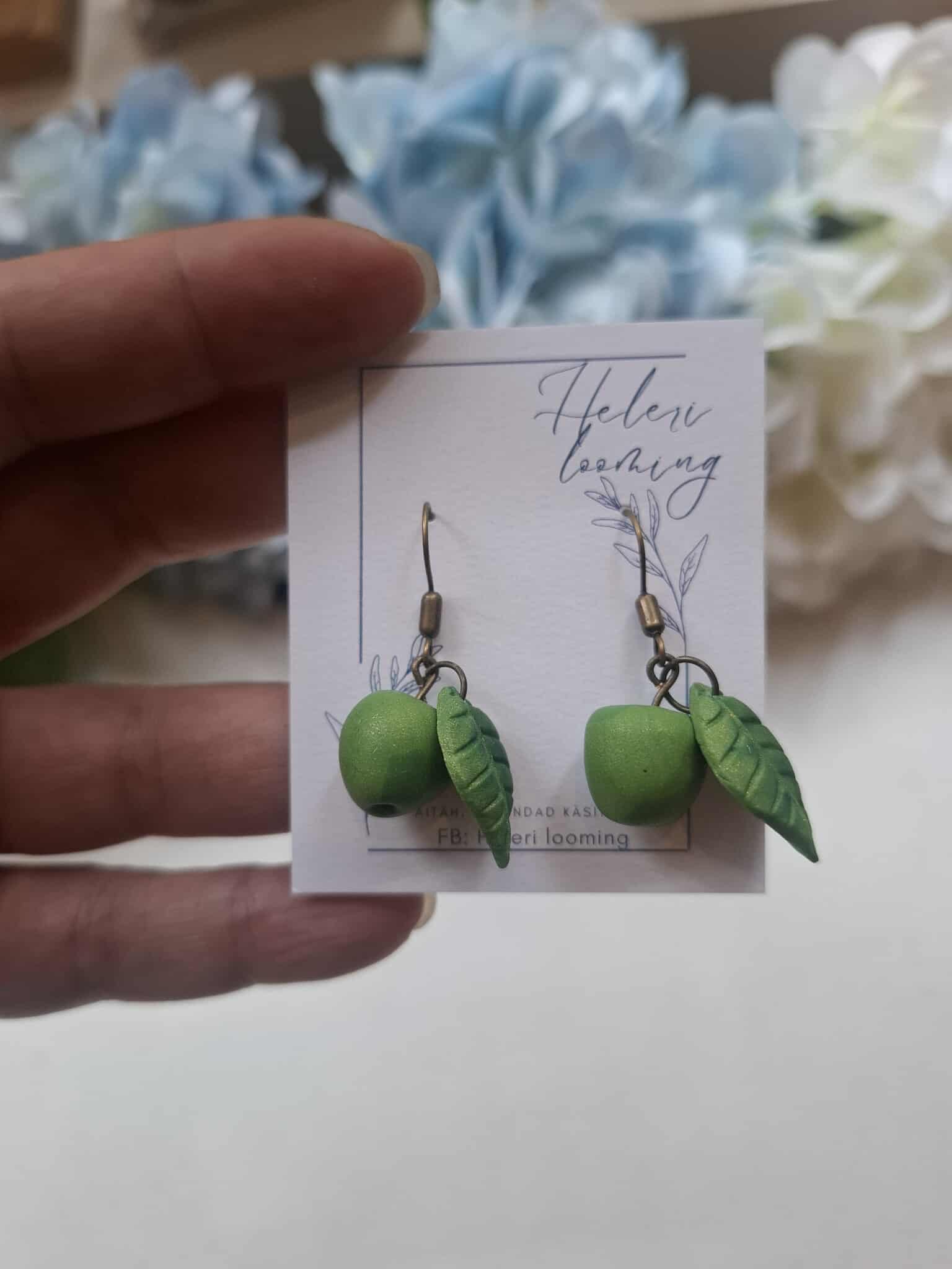 Kaunid fimosavist kõrvarõngad "Õunad"- Granny Smith