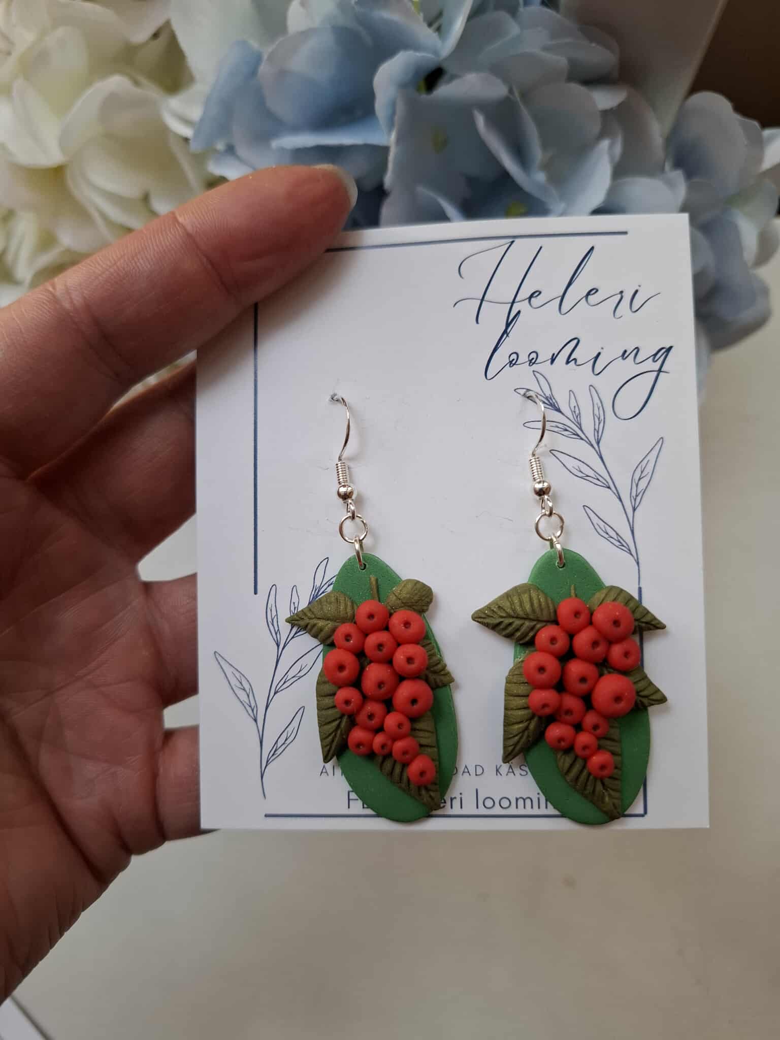 Kõrvarõngad "Kaunid pihlakad lehel"