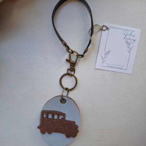 Reflecting keychain "Man and a car"