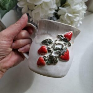 Keraamiline kruus "Maasikad"