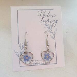 Käsitsi meisterdatud kõrvarõngad kuivatatud õitest ja epoksiidvaigust - meelespea