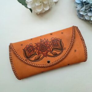 Nahast meisterdatud kott "Imelised lilled"