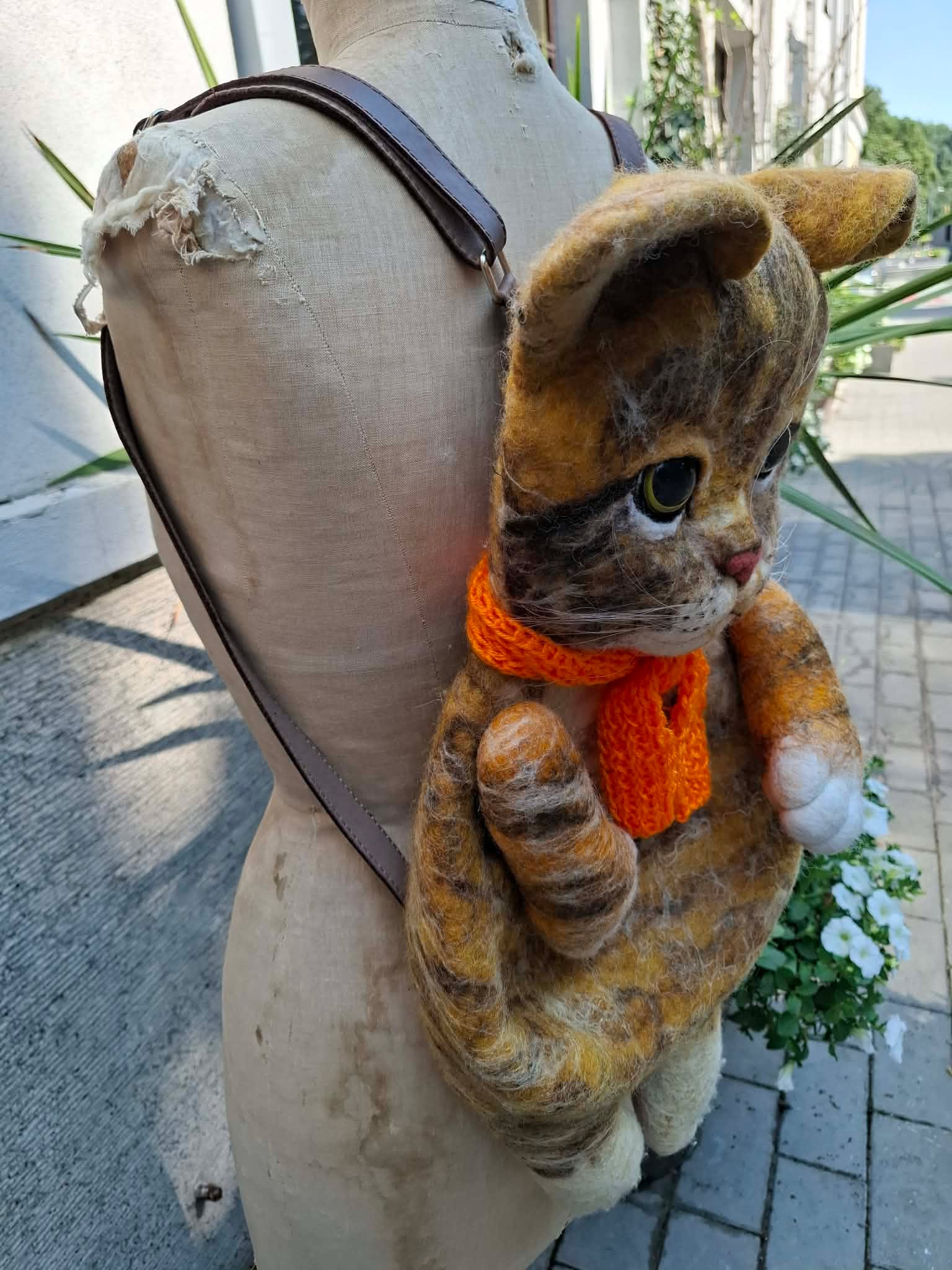 Käsitsi vilditud seljakott "Kiisu salliga" - Image 2