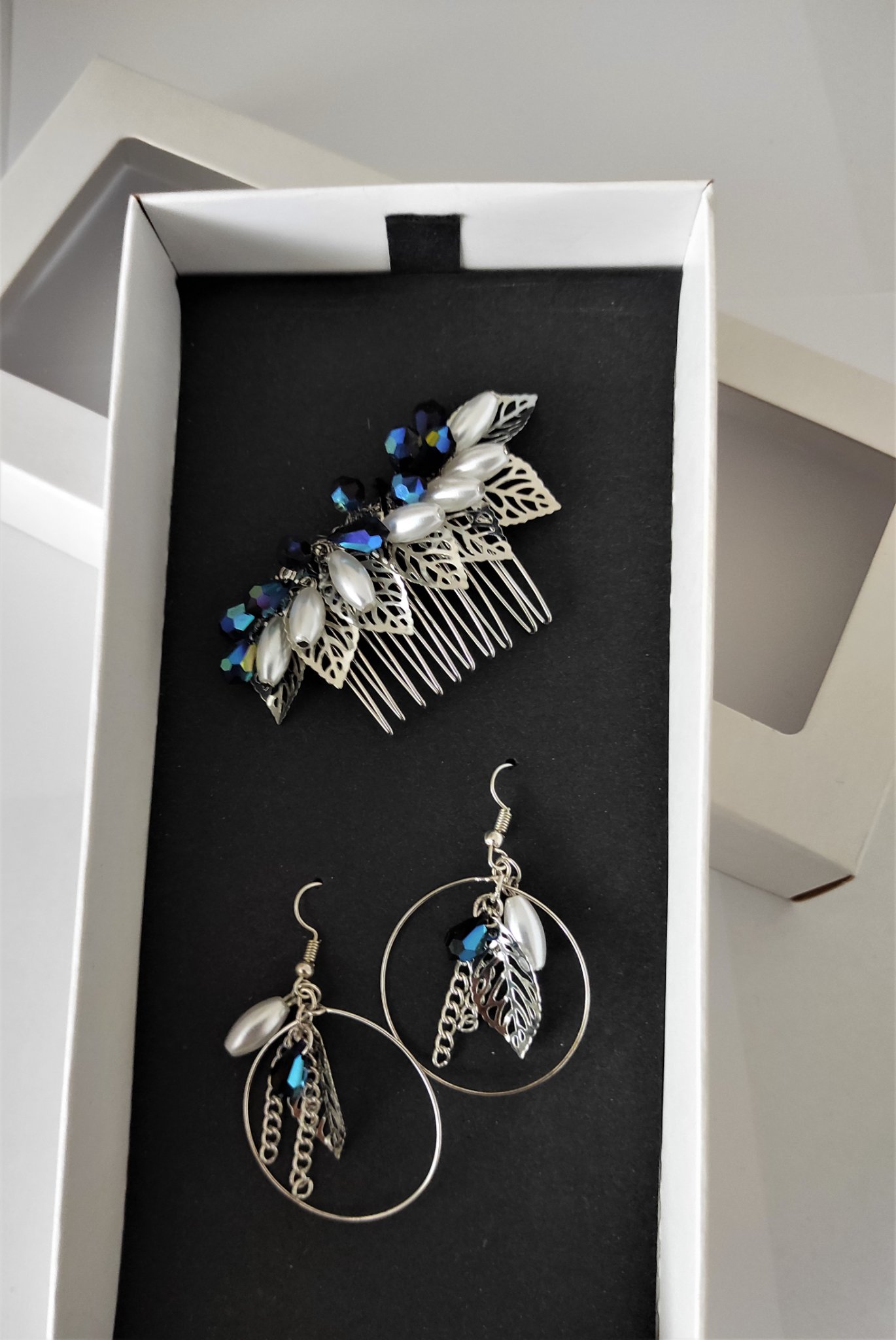 Käsitsi meisterdatud kaunis ehtekomplekt "Pakane aknaklaasil"