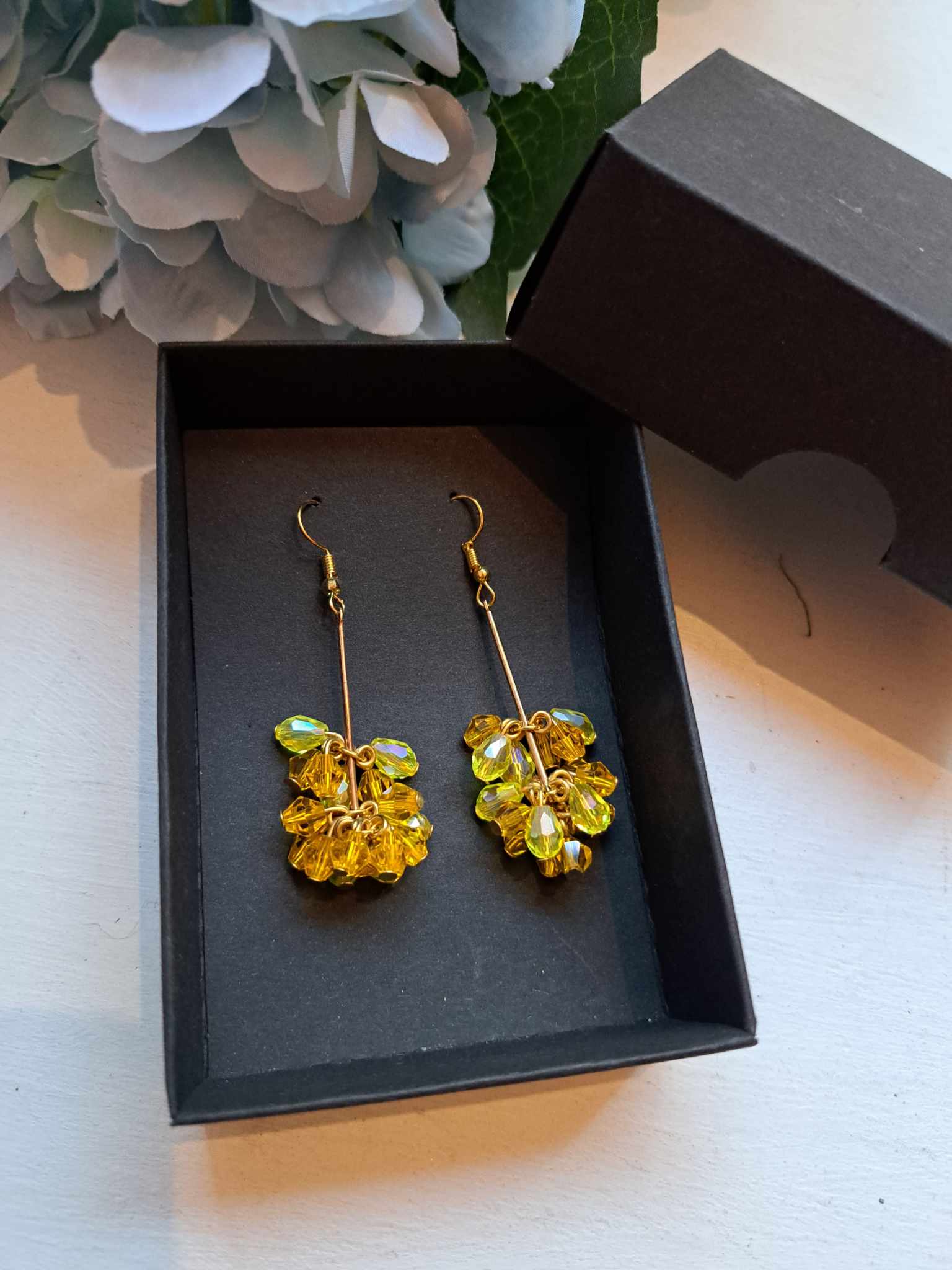 Käsitsi meisterdatud kaunid kõrvarõngad klaashelmestega