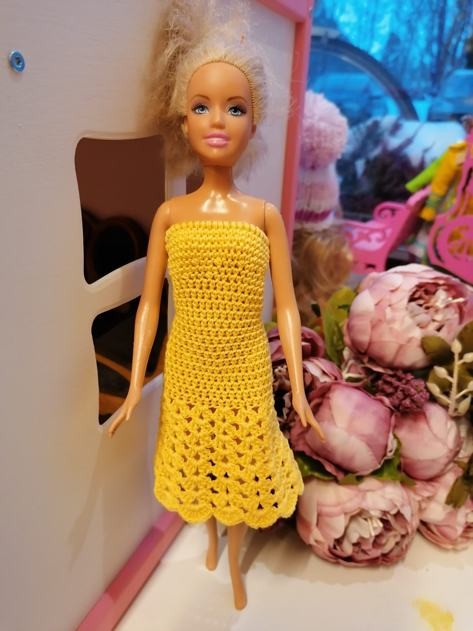 Heegeldatud kleit  Barbiele