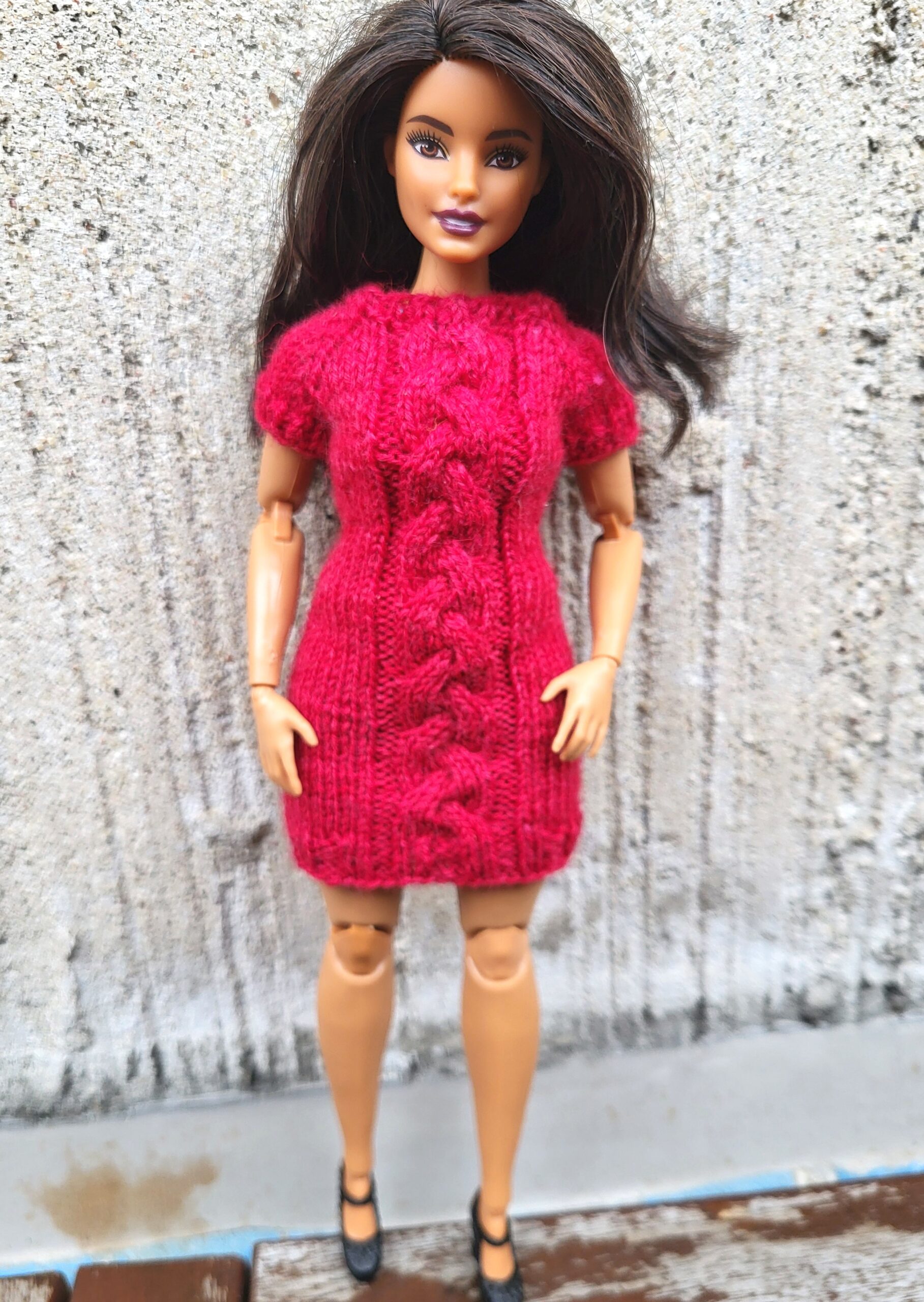 Kootud kleit kurvikale Barbiele