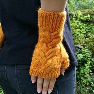 Kollased kootud randmesoojendajad S/M