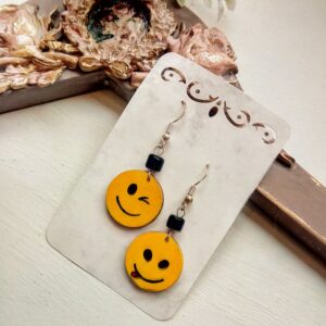 Puidust kõrvarõngad "Naerata"