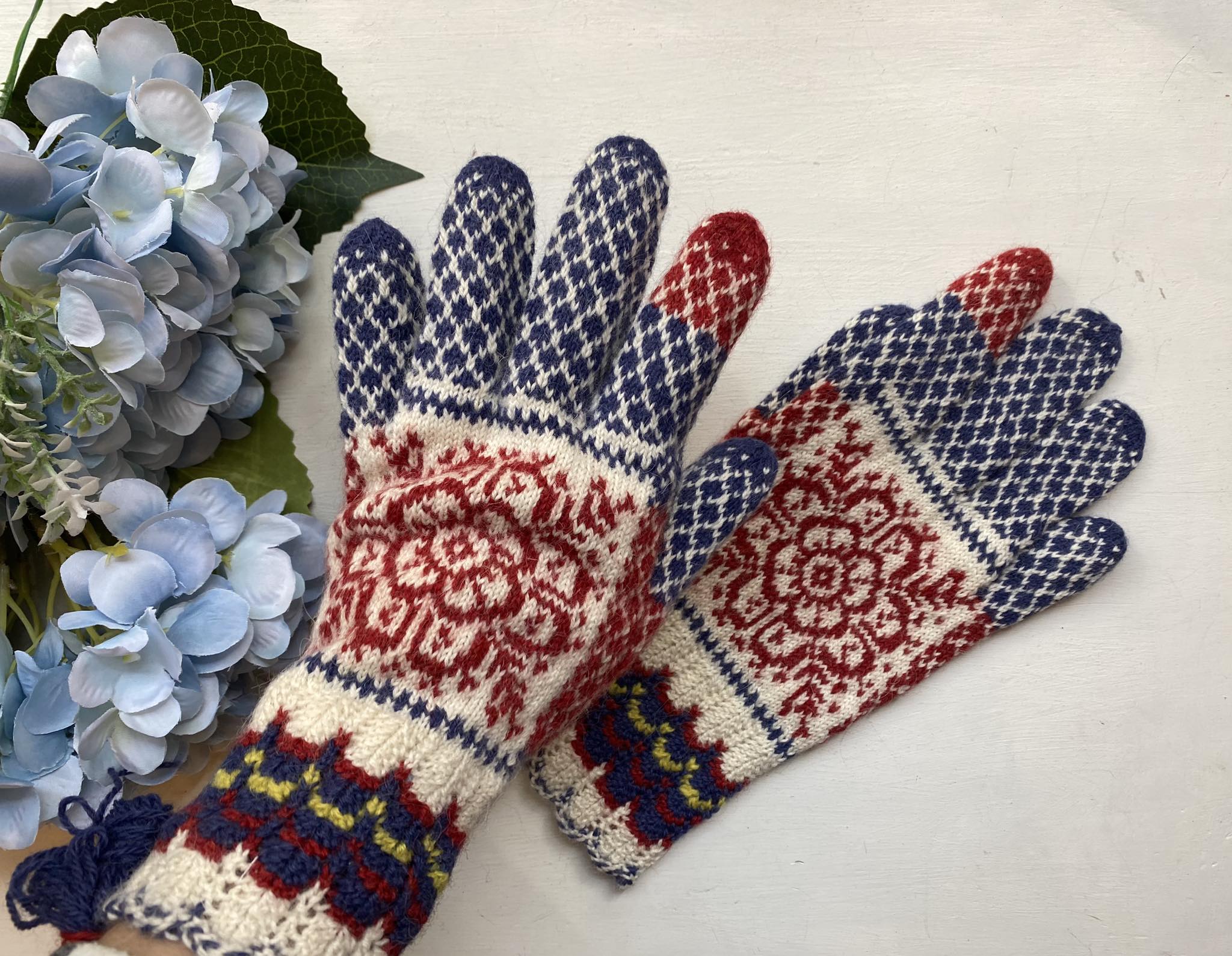 Norra mustriga sõrmikud, nr 8,5