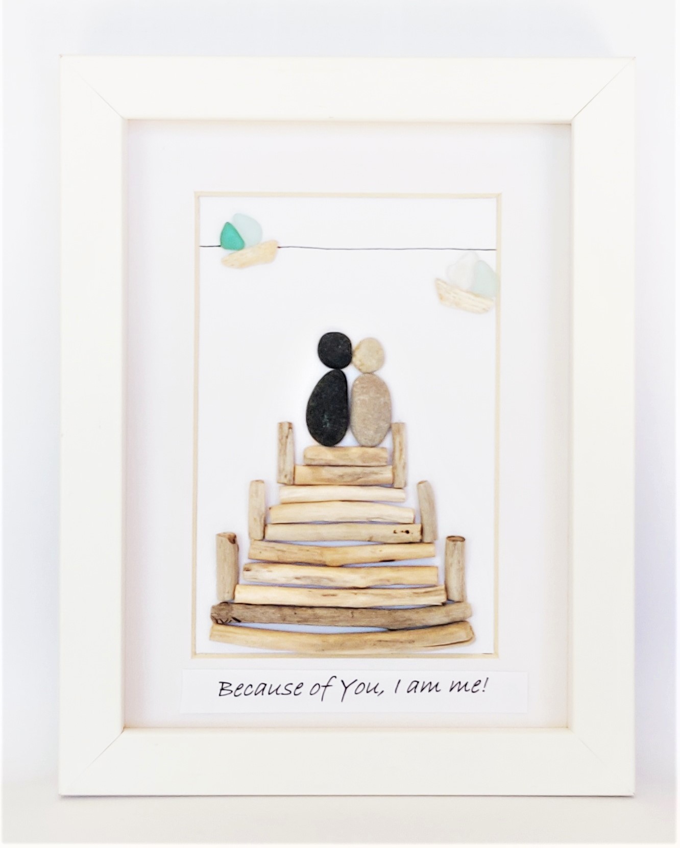 3D kunstiteos mereklaasidest ja - kividest "Because of you, I am me"