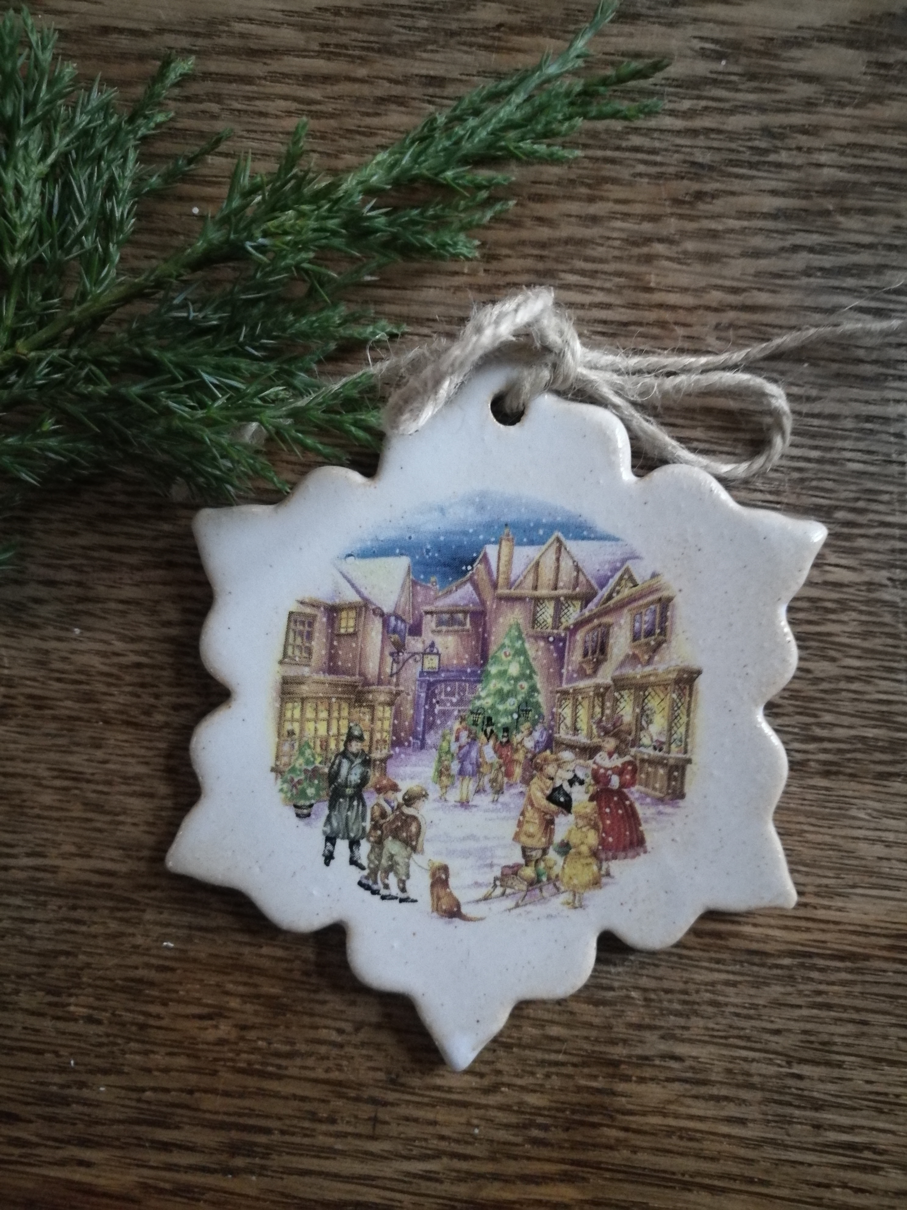 Nostalgiline keraamiline ehe "jõululinn''
