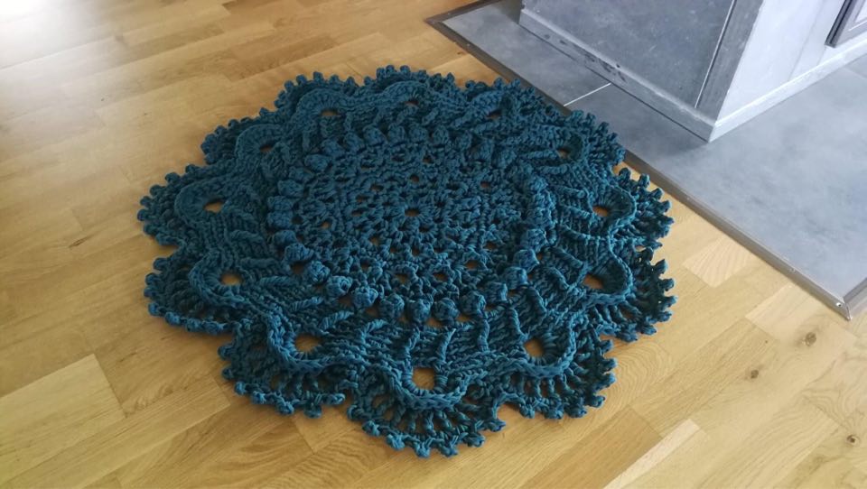 Nupuline heegeldatud vaip, smaragdroheline