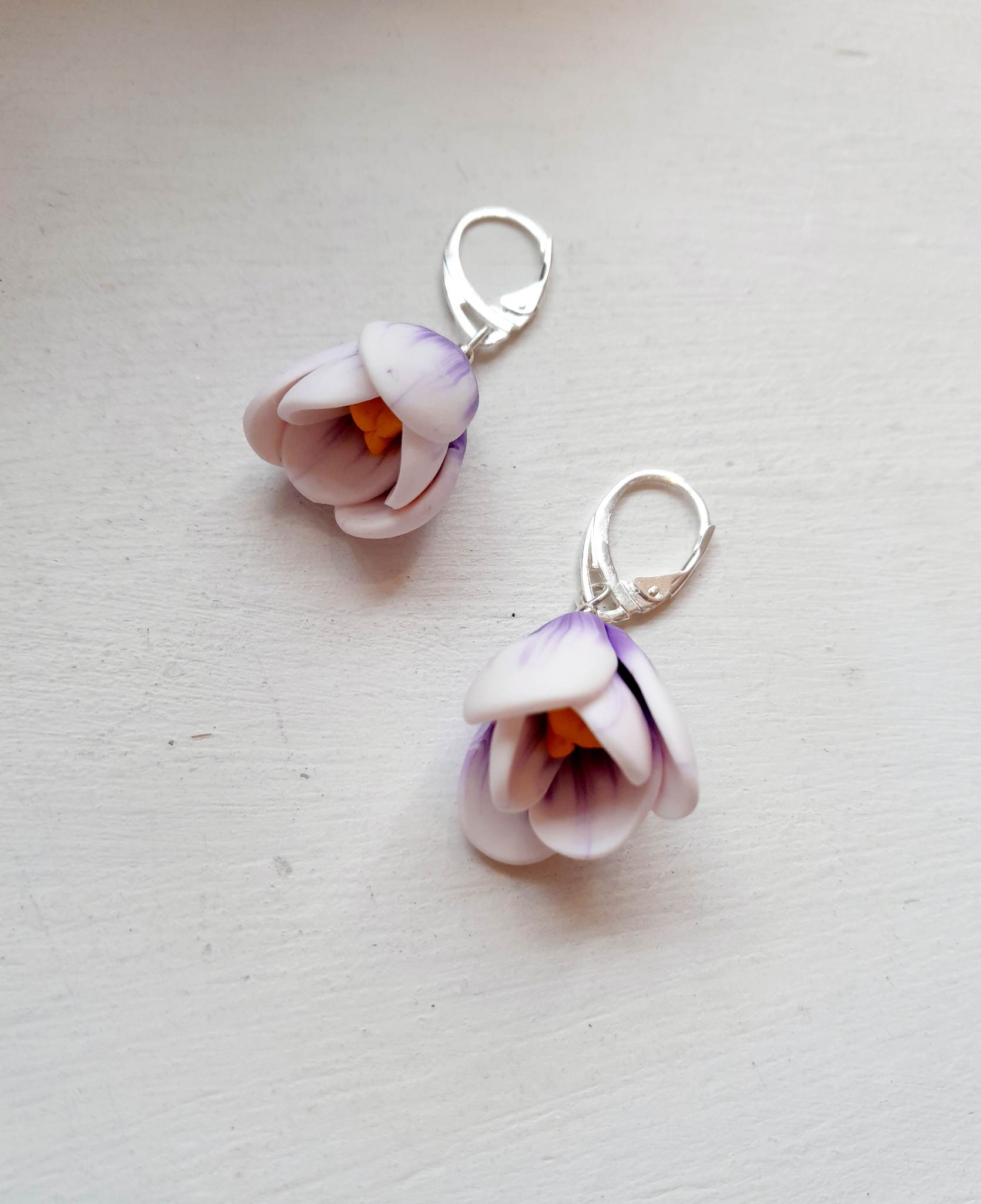 Kõrvarõngad "Lillakas valged krookused"