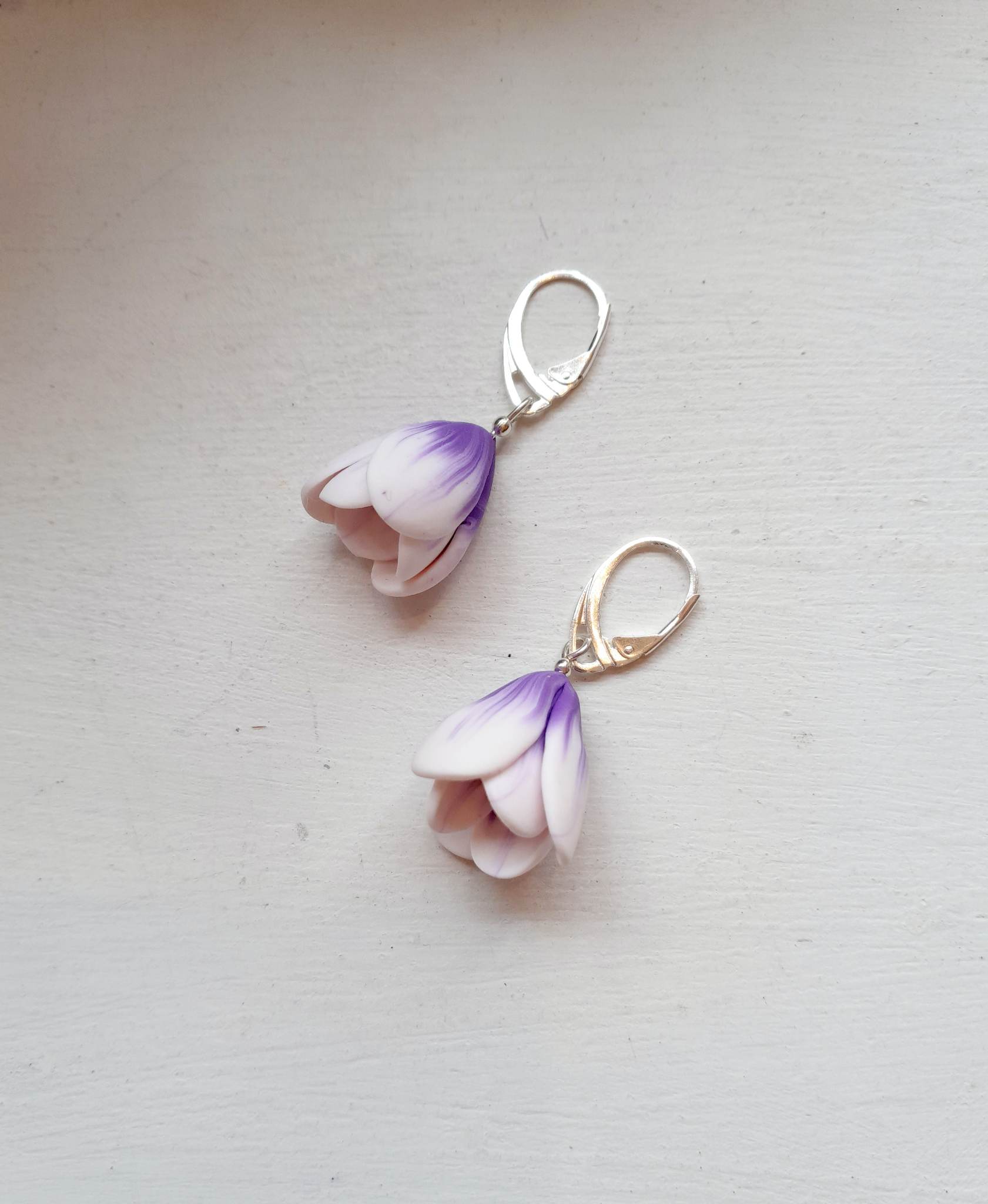 Kõrvarõngad "Lillakas valged krookused"