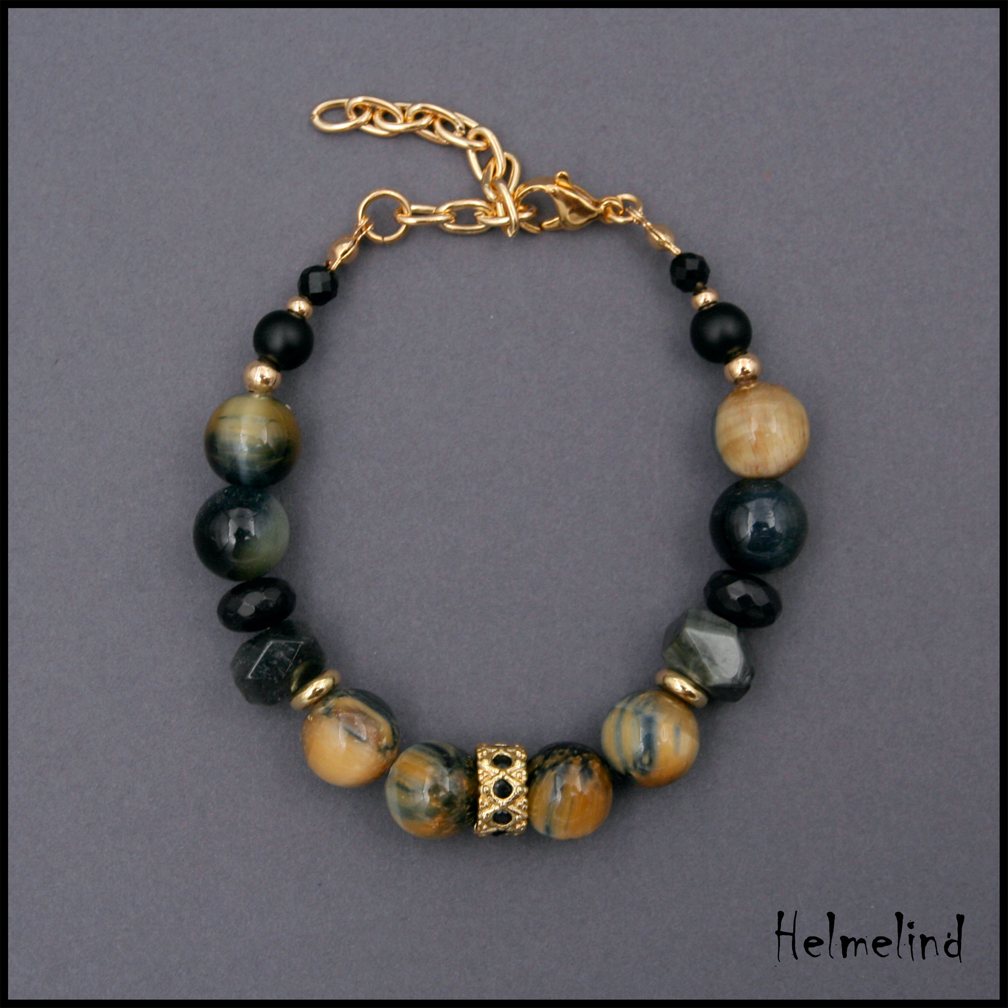 Kaunis poolvääriskividest käeehe- tiigrisilm, kullisilm, must ahhaat