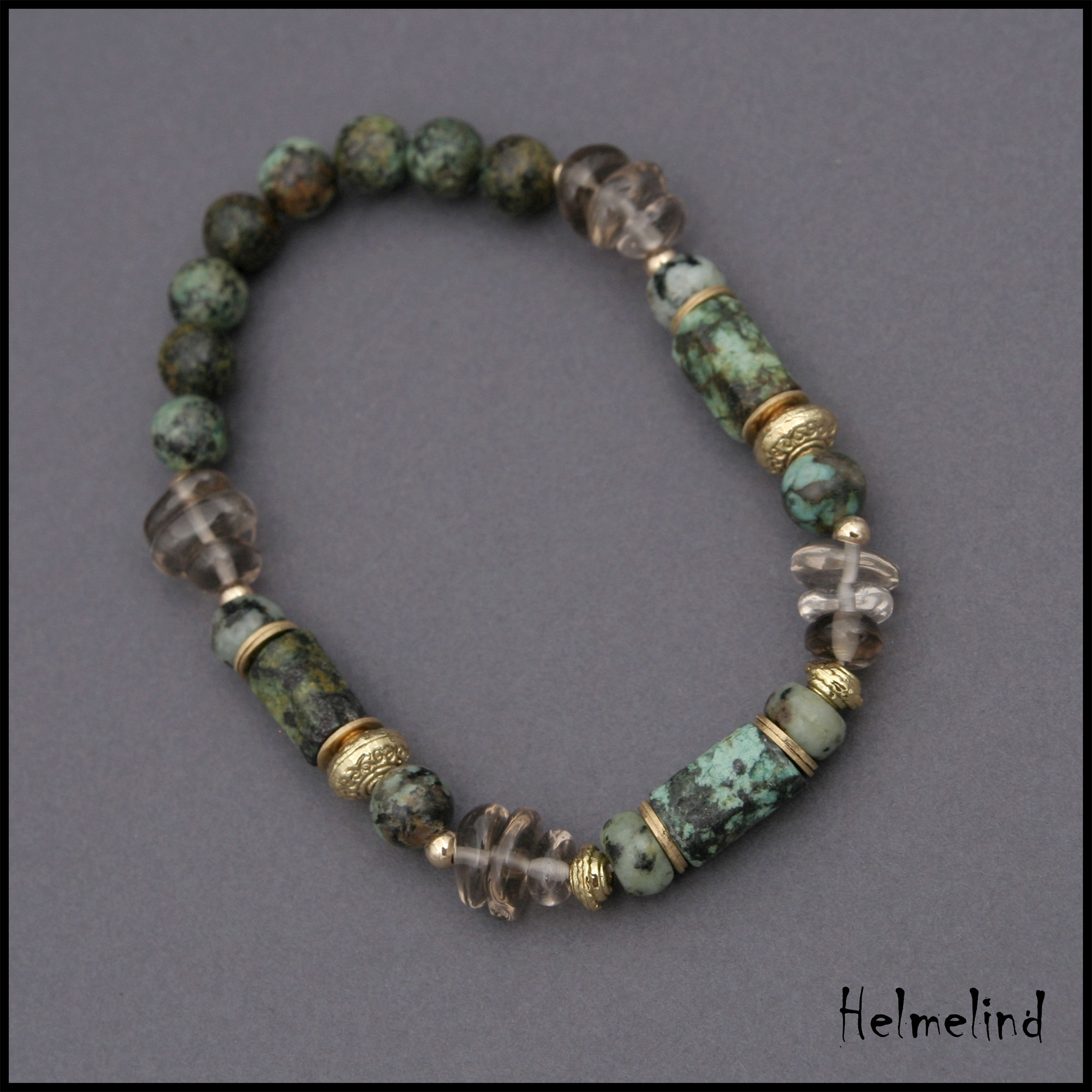 Kaunis poolvääriskividest käeehe- suitsukvarts, aafrika türkiis