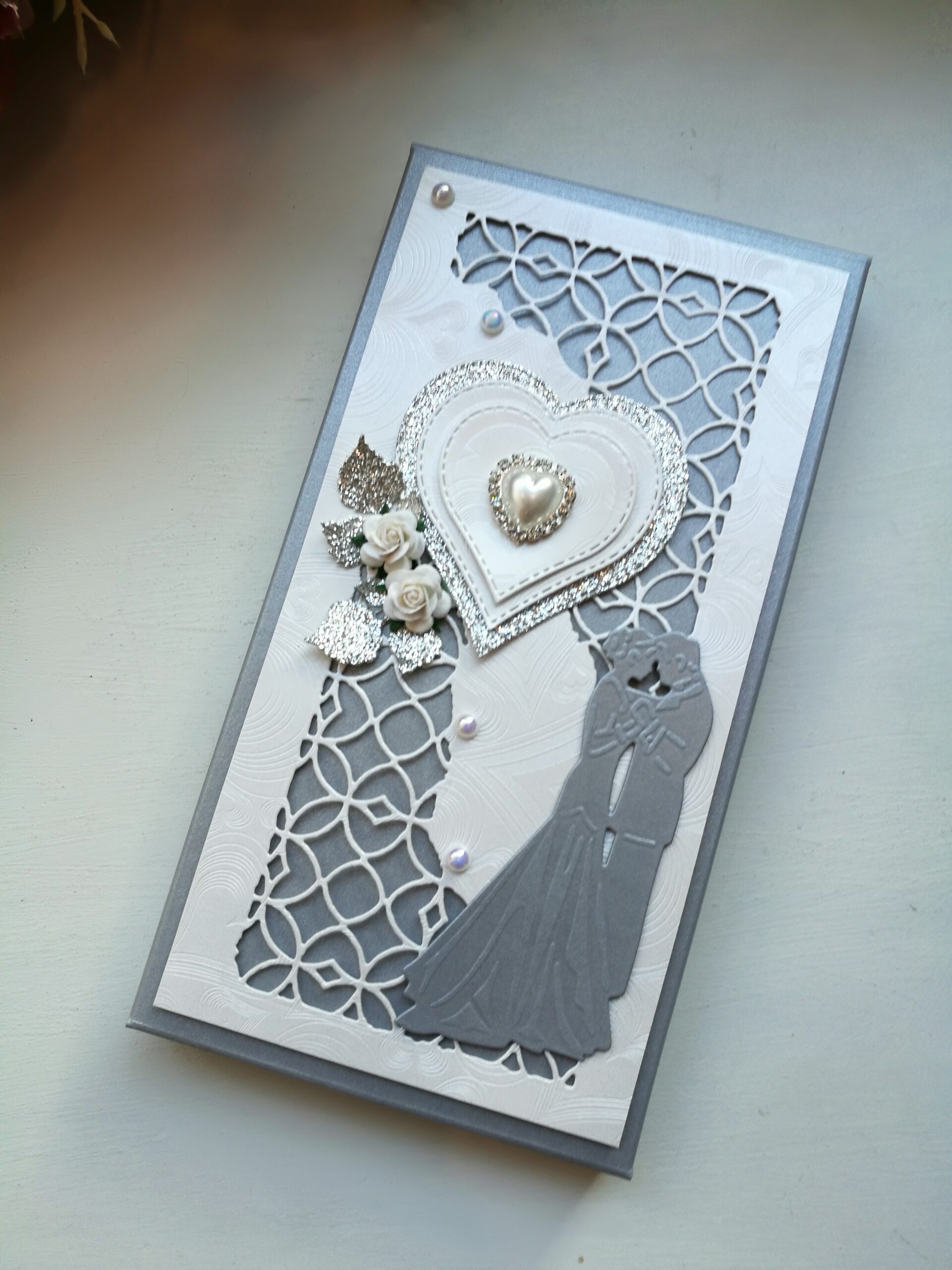 Hõbedane pulmakaart karbis, rahataskuga