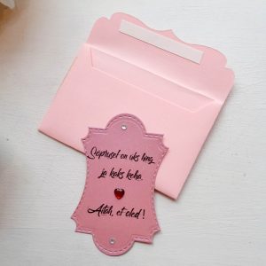 Pisike ümbrik koos armsa tekstiga "Love"