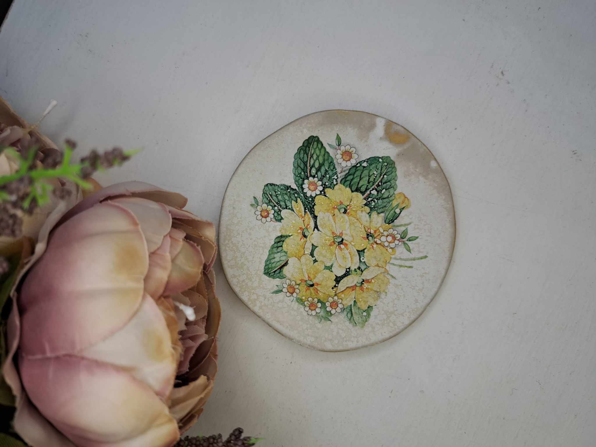 Käsitsi meisterdatud keraamiline alus "Priimula"