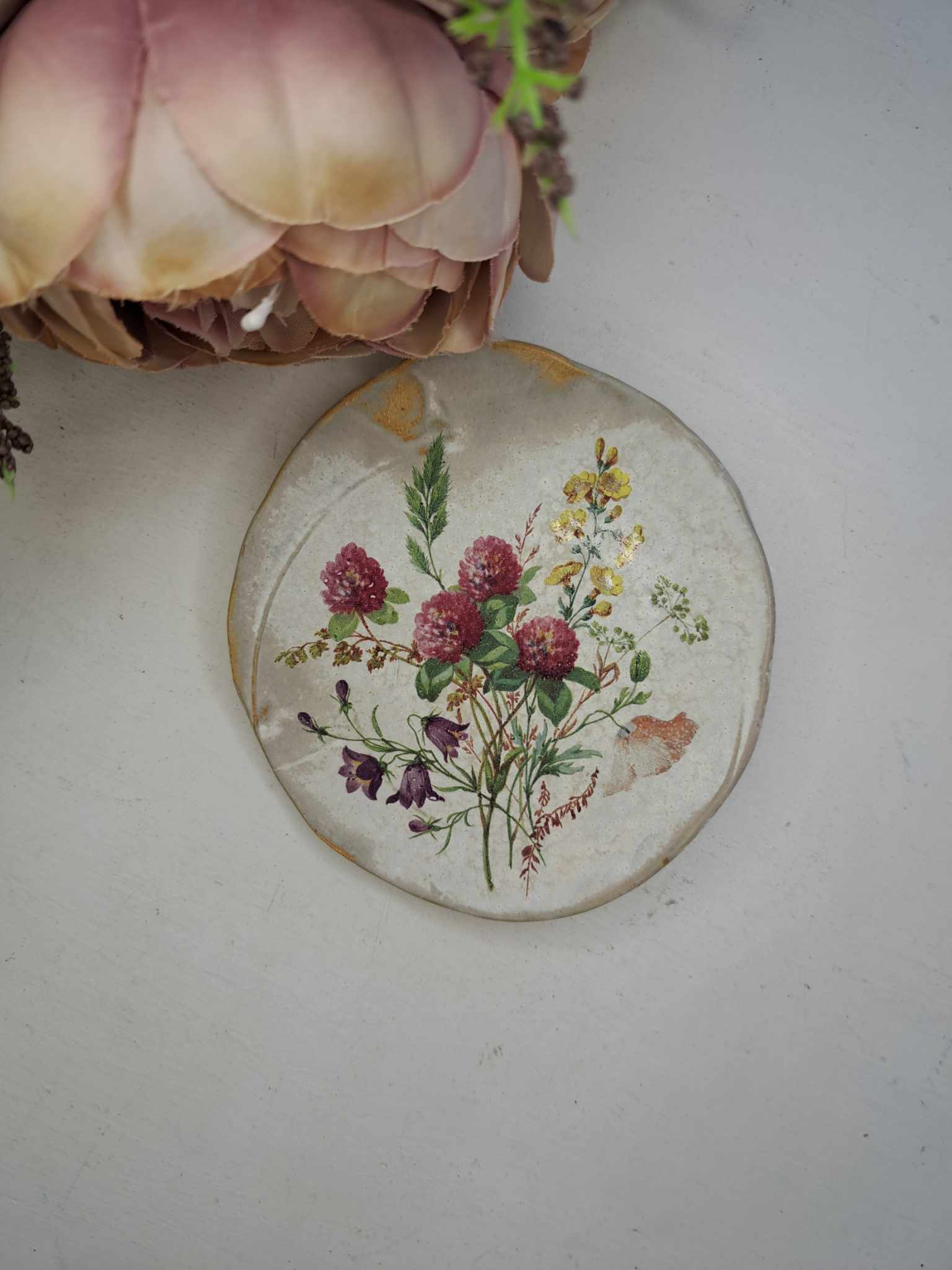 Käsitsi meisterdatud keraamiline alus "Ristikhein"