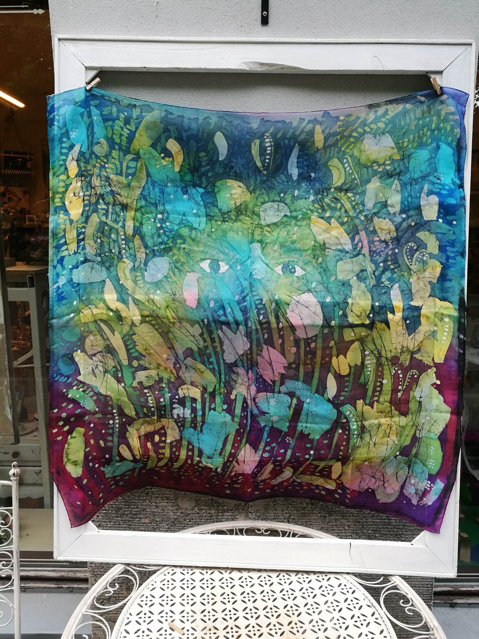 Kuumvaha tehnikas loodud siidirätik "Metshaldjas"